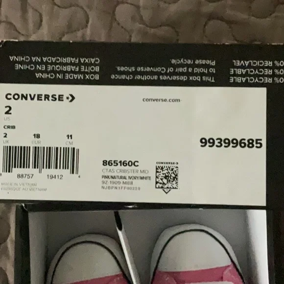 Pink Baby Shoes Converse  **New In Box - Picture 5 of 5
